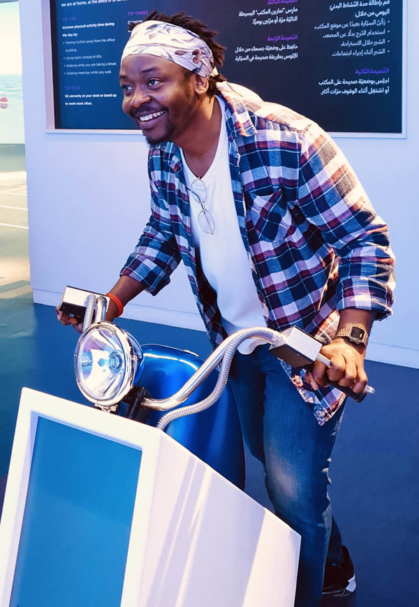 Porträtt Ola Dosumu. Foto.